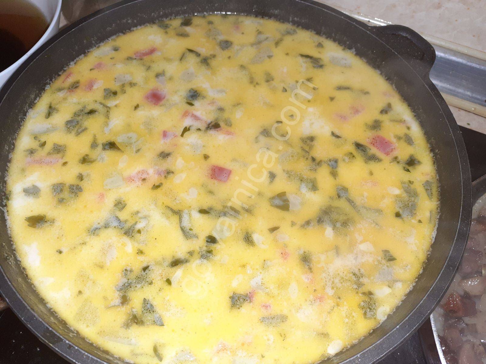 Супа от зеленчуци с къри и прясно мляко
