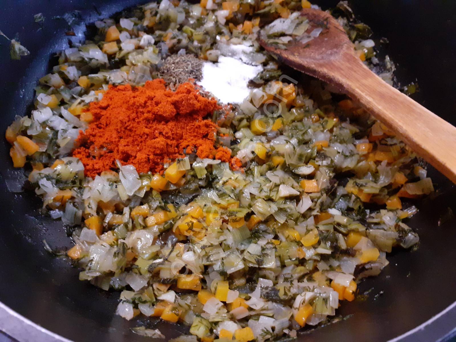 Лозови сармички с кайма и ориз 03